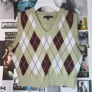 Haute Monde green sweater vest